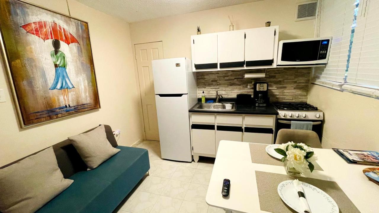 פונצ'ה Homey Escape With Patio Access And Free Laundry מראה חיצוני תמונה